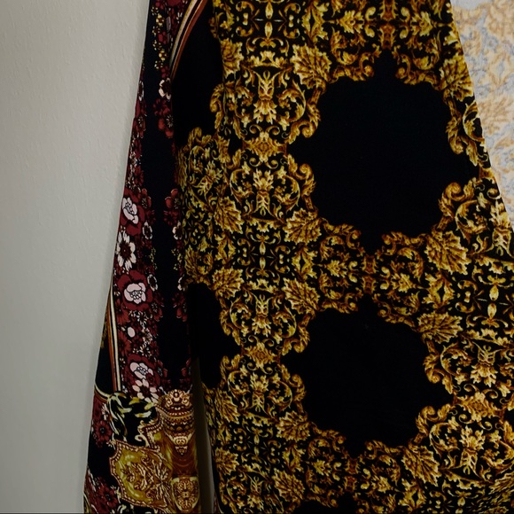 Guess pattern top - Picture 3 of 4